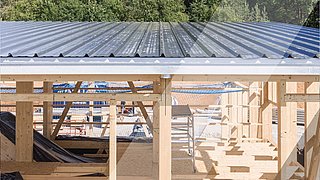 Holzhalle Holzkonstruktion mit Dach